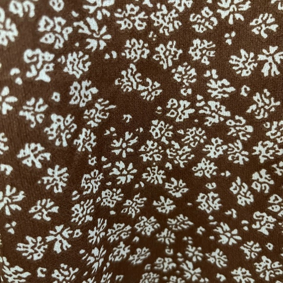 NWOT BloomChic brown and white floral short sleeve blouse in a size 22. - Picture 5 of 7